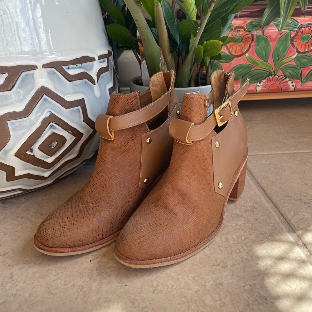 Bon Bonite Booties